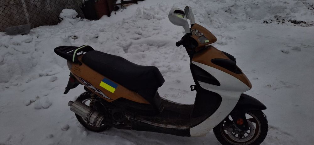 Скутер.мопед. продам