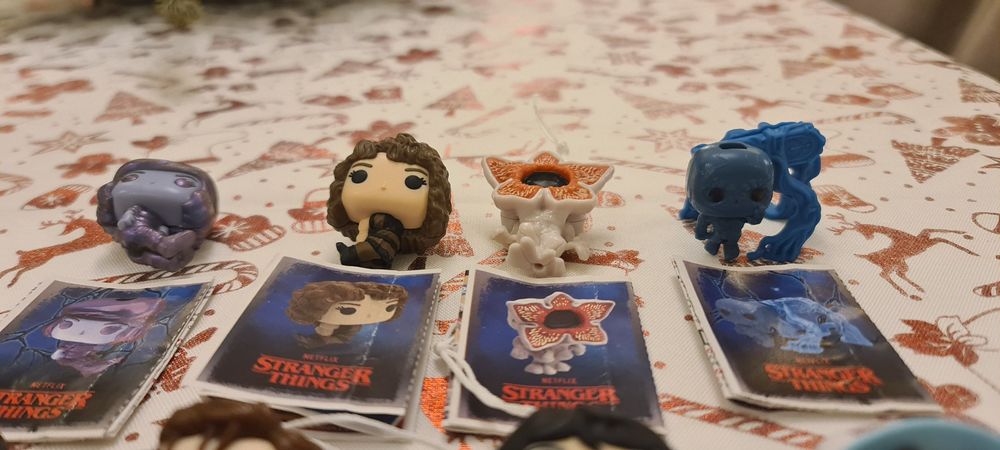 Bonecos Stranger Things Kinder joy