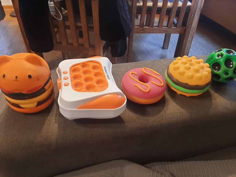 Zestaw zabawek. Pop-it. Popit. Gniotki antystresowe