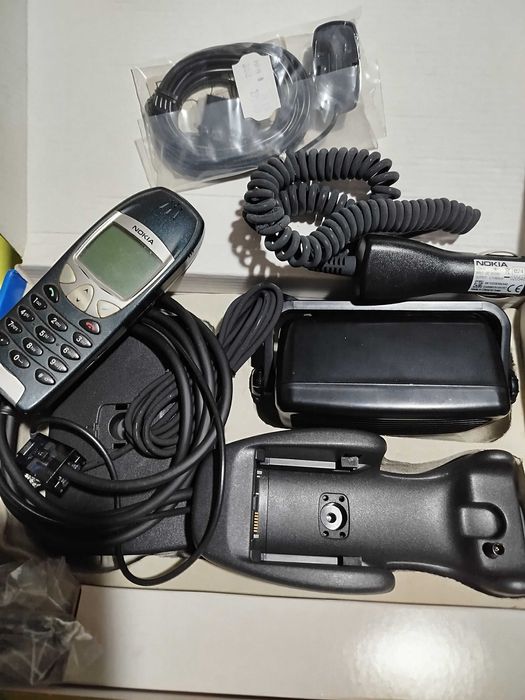 Nokia 6310 car kit mãos livres 91 novo + Nokia e carregador isqueiro.