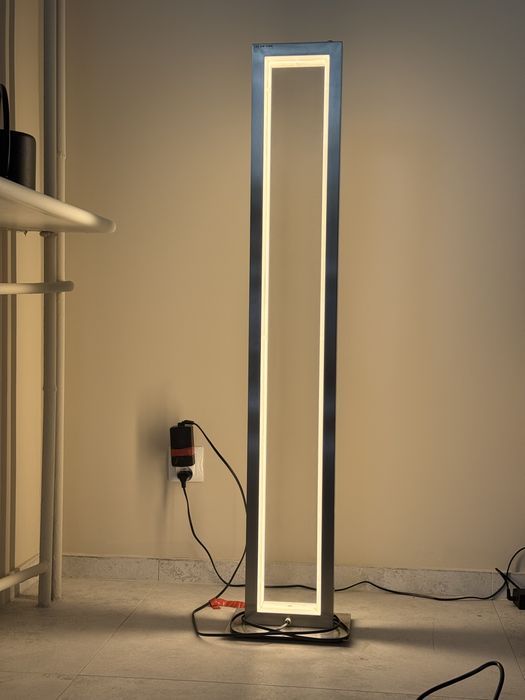 Przepiekna lampa z regulacja - nowoczesna
