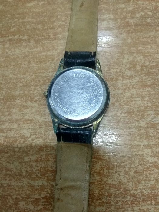 Кабеля до комп'ютера, навушники радянські годинники і т.д.