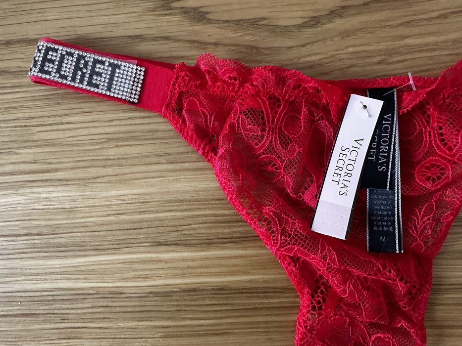 NOWE stringi Victoria’s Secret rozmiar S / M cyrkonie