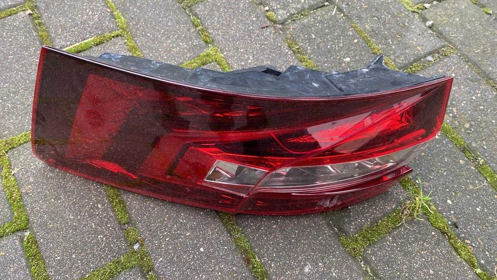 Lampa tył prawy LED Skoda Superb III kombi Lift