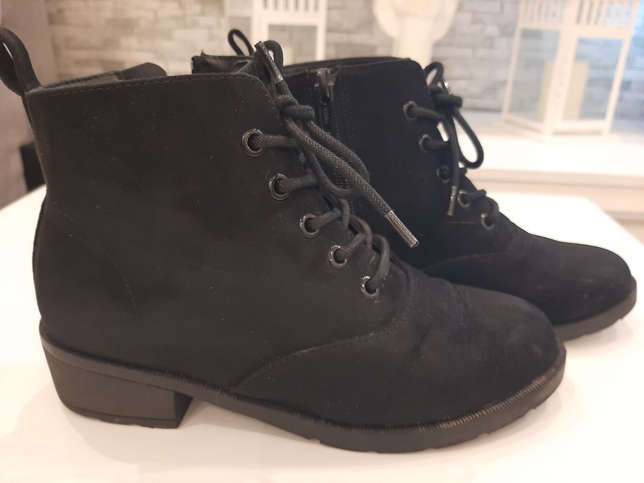 Buty Botki dla dziewczynki w rozmiarze 35cm