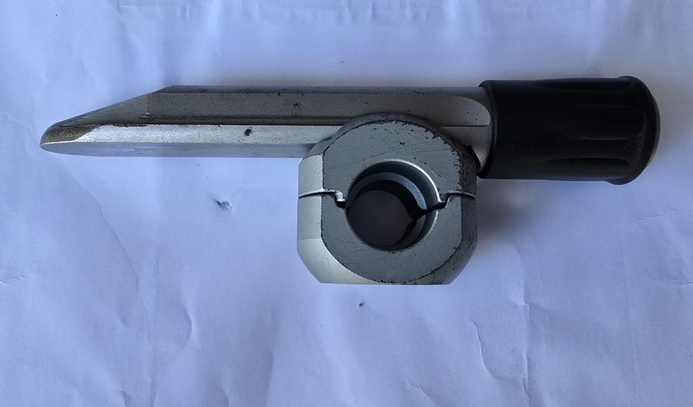 Авто безпека.  Блокиратор руля  Garant