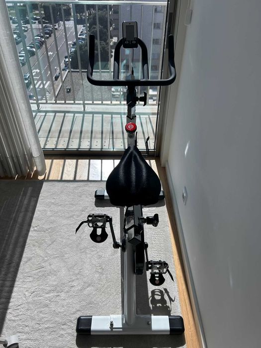 Bicicleta Estática BH Fitness Indoor SB2.2