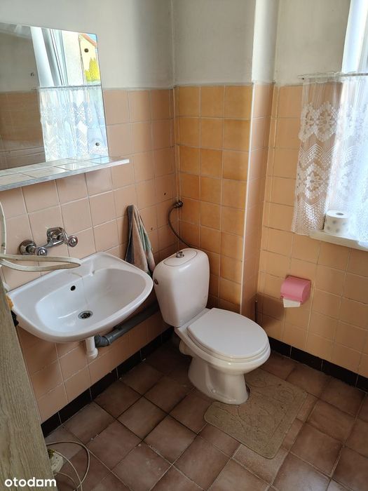 Wolnostojący dom z piwnicą i garażem