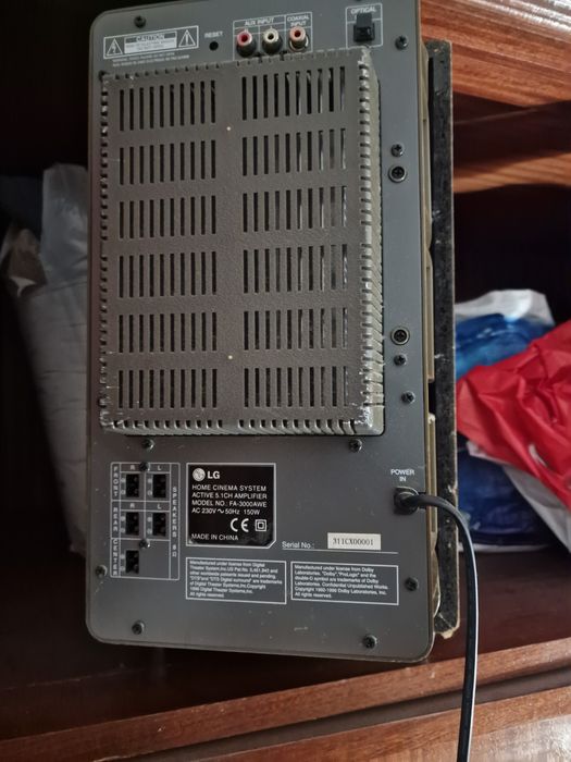 Conjunto colunas de som, 1 pioneer e outra LG