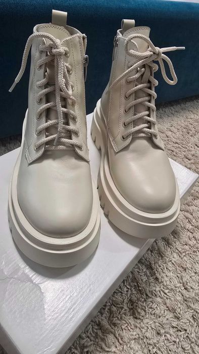 Жіночі черевики Leomoda