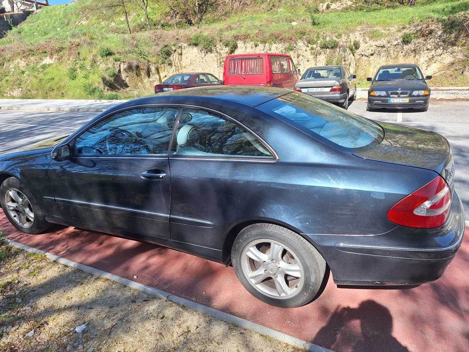 Mercedes CLK200 a gasolina