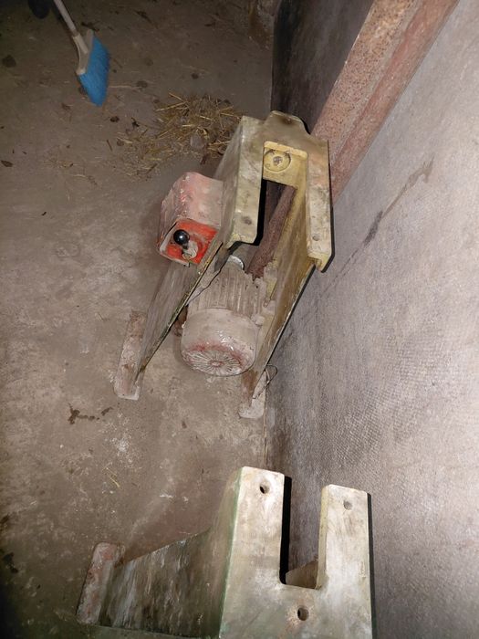 Токарний станок твш2