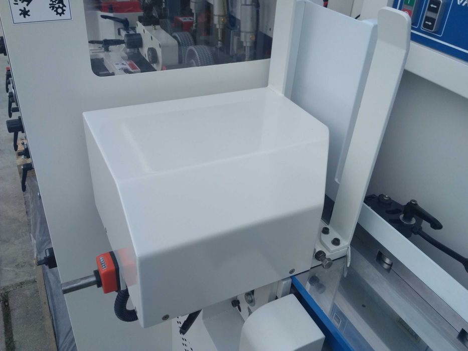 Podajnik magazynek do strugarki czterostronnej nowy