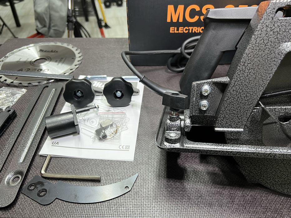 Пила дисковая Machtz MCS-2520 + крепление к столу 2500 Вт 200 мм диск