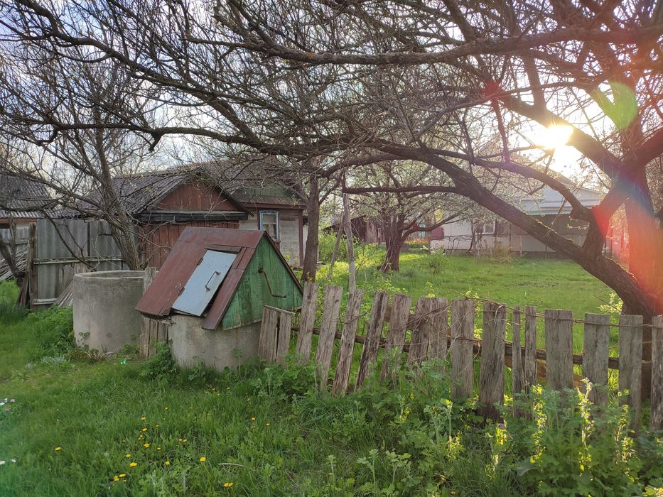 Продам півбудинку з ділянкою