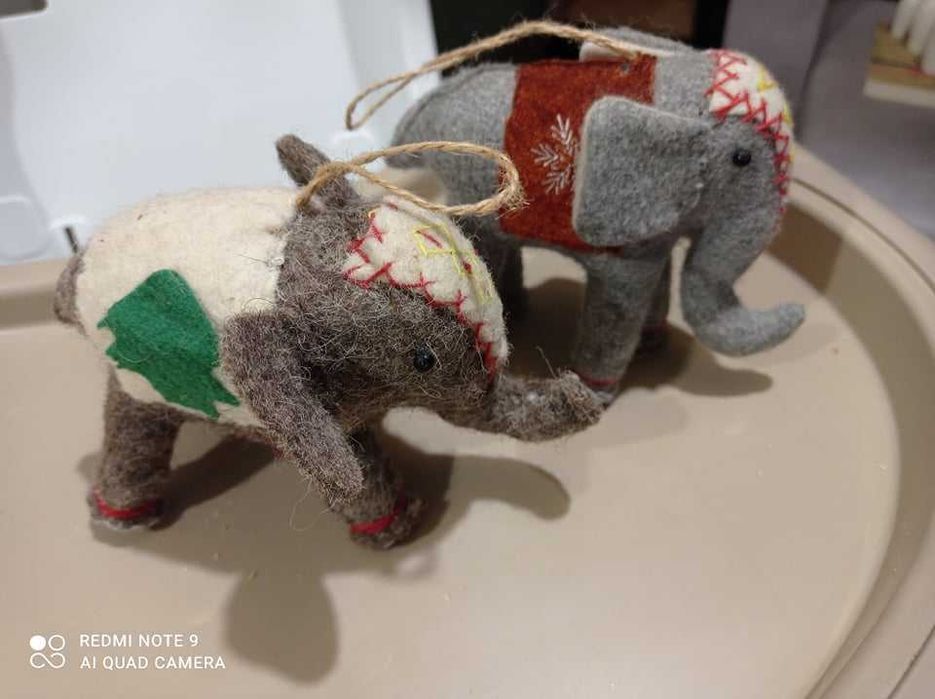 Dwa słonie z filcu - ozdoby choinkowe