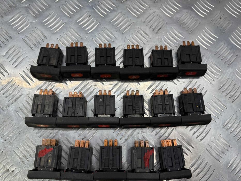 Кнопка аварийки  opel omega b  vectra b  7 pin  90457316