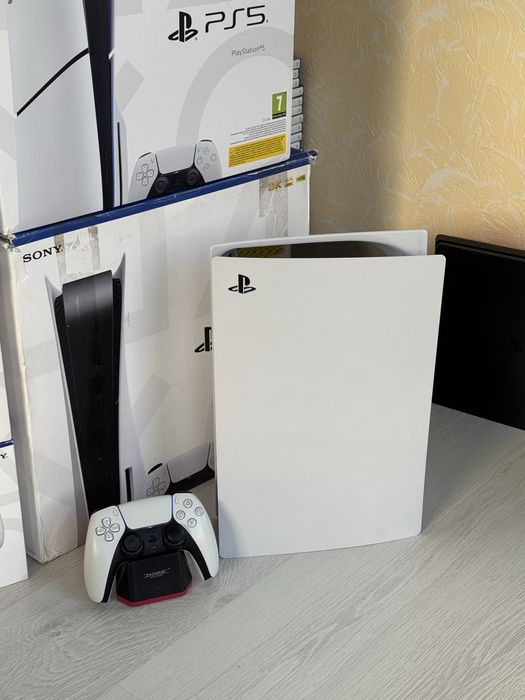 Playstation 5 825Gb Blu-Ray повний комплект в гарному стані