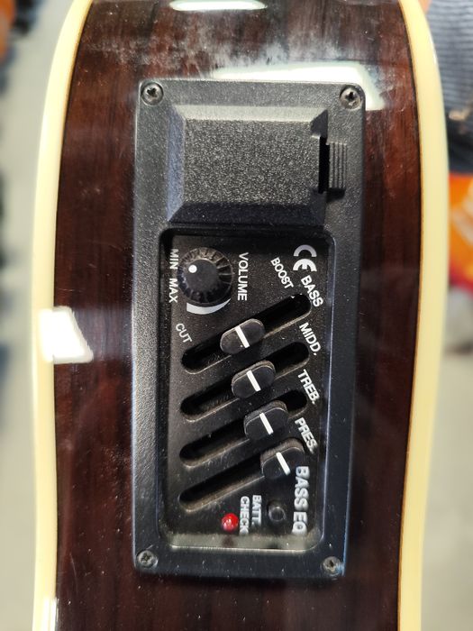 Gitara basowa elektroakustyczna Stagg