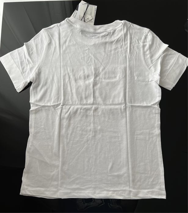 T-shirt damski Guess