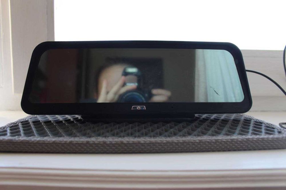 Відеореєстратор з камерою заднього виду DVR Q98