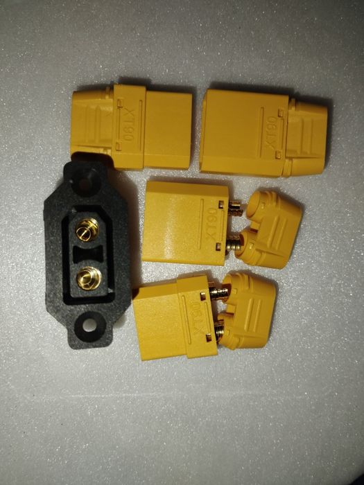 Роз'єм  XT90 папа+мама, M25 5+1 мама.