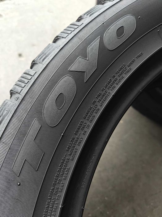 2шт R20 235 55 шини зимові Toyo Obseve G3-Ice добрий стан