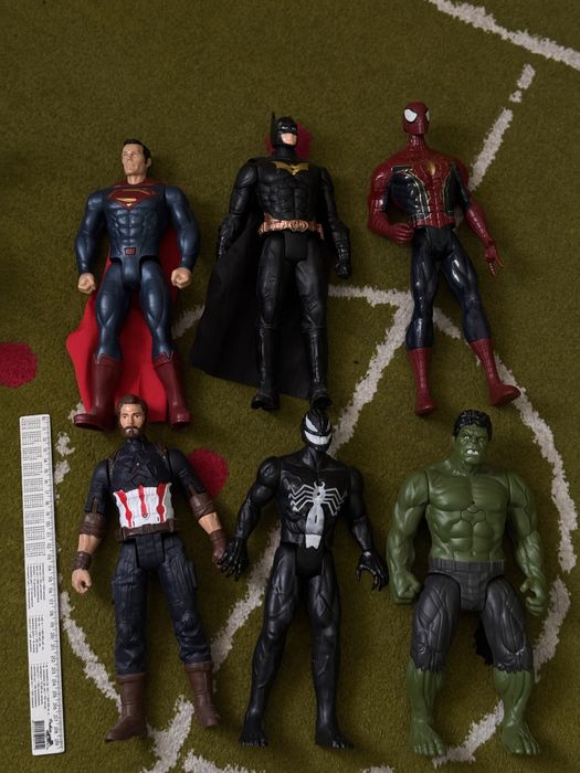 Іграшки Marvel, DC