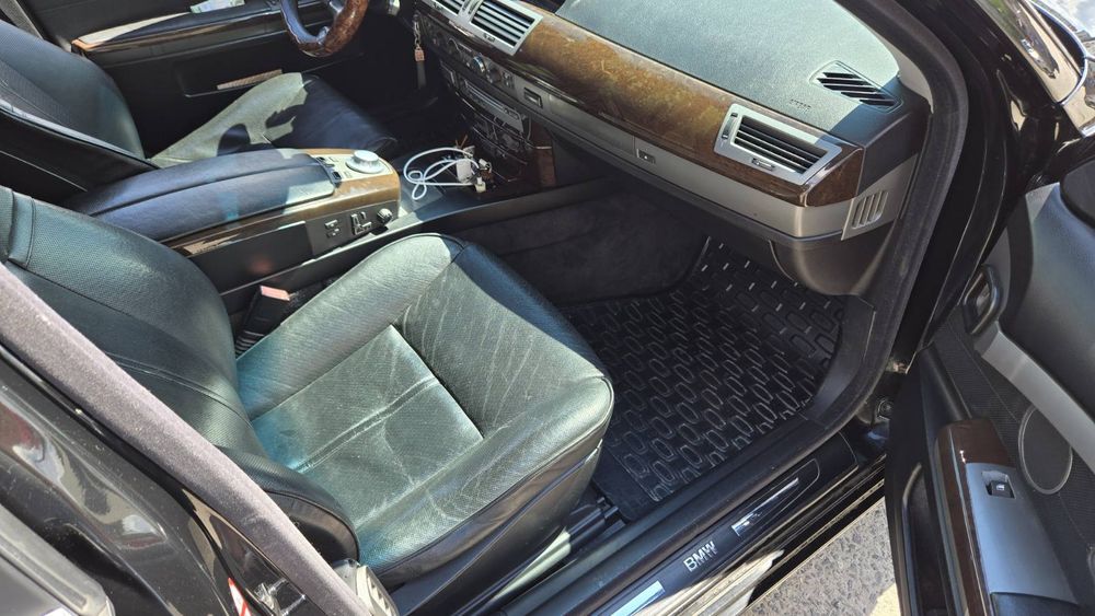 продам своє авто BMW 730i e65