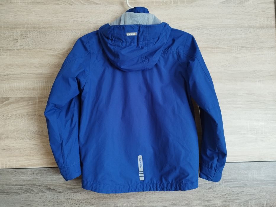 Markowa logowana kurtka wiatrówka 9-10 lat