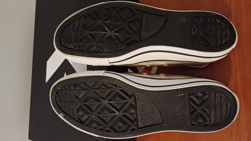 Trampki "Converse" w idealnym stanie, rozmiar 39, skóra naturalna,.
