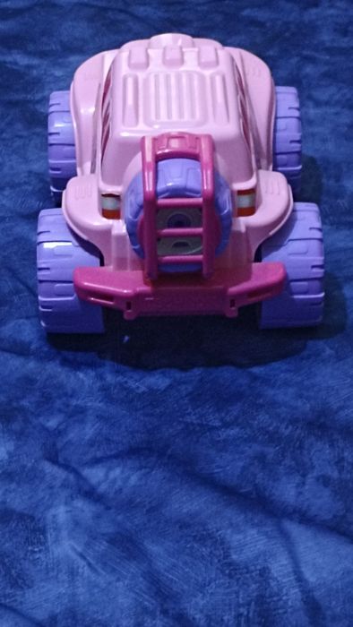 Машинка джип велика.Нова