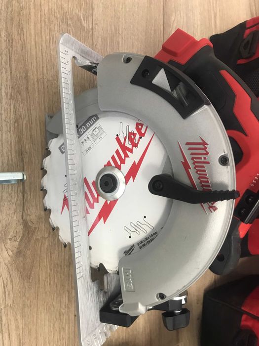 Дискова безщіткова пила Milwaukee M18 BLCS66,паркетка,з Англії