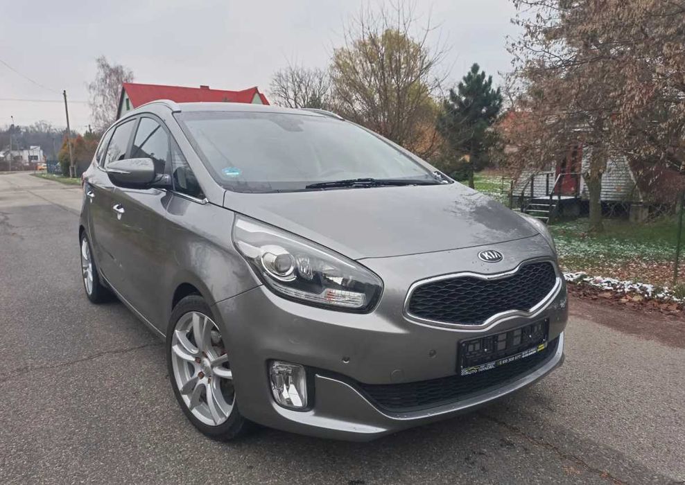Продаж автомобіля  Kia Carens 2015 з Європи