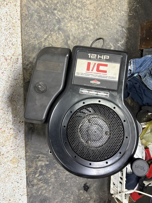 Silnik do Traktorka B&S 12hp.