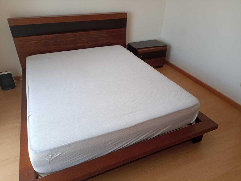 Quarto de Casal sem colchão