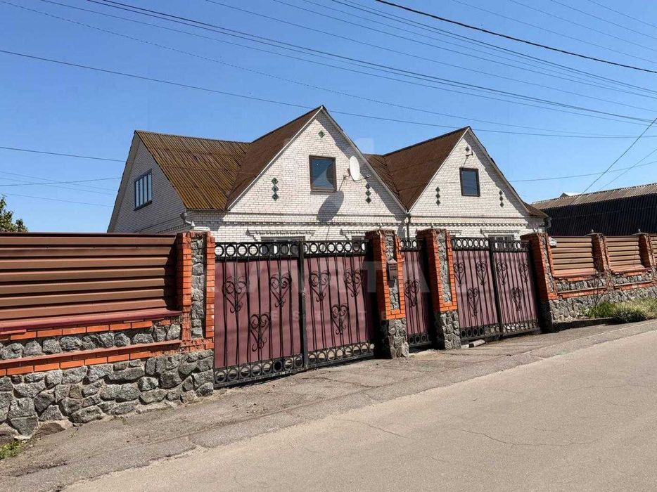 Продаж будинок з ремонтом