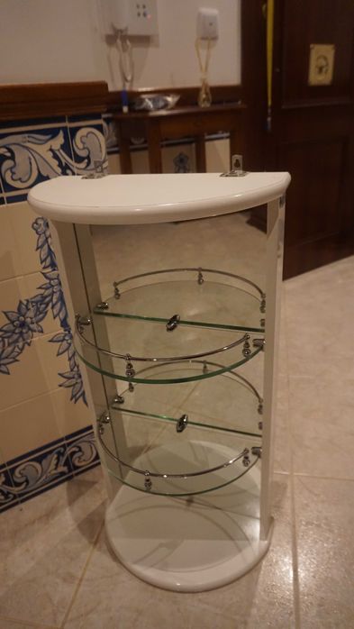 Candeeiro e vitrine WC