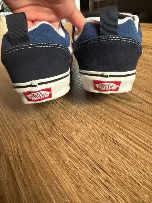 marineblauwe vans knu skool 38