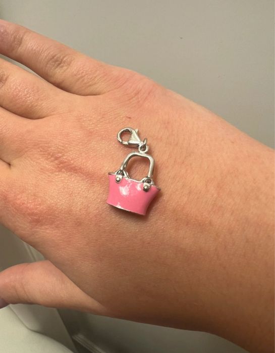 Srebrny charms torebka