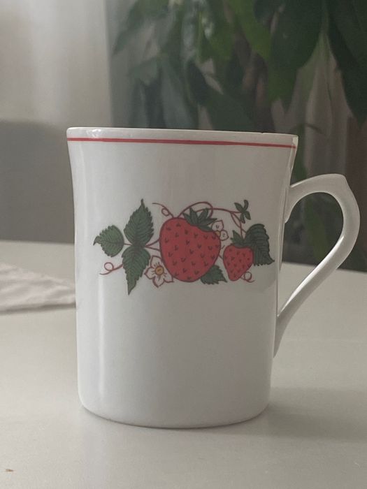 Kubek Lubiana truskawki PRL