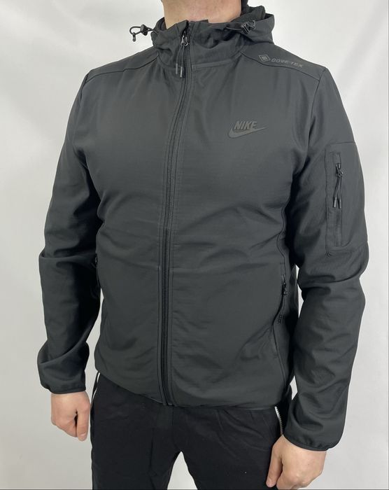 Ветровка мужская на флисе с капюшоном произв Китай в топ качестве