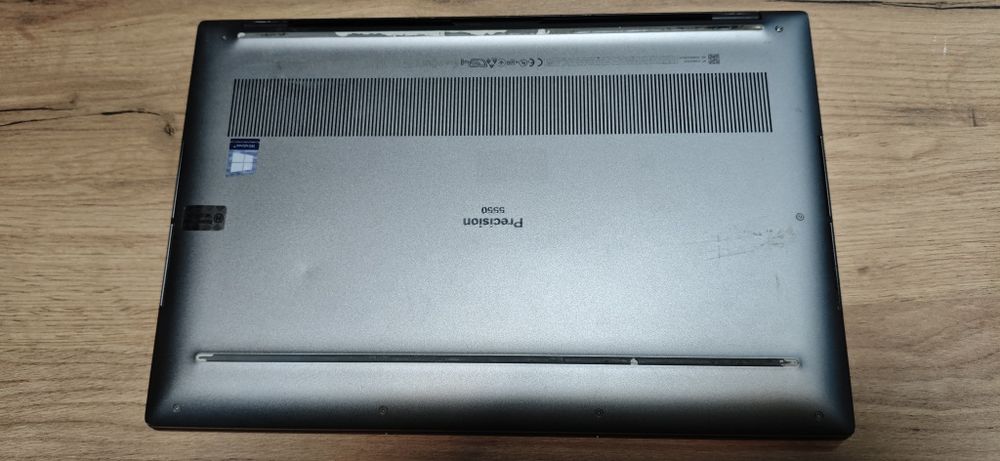 Dell Precision 5550 / i7-10850H / 32GB RAM / 512GB SSD / Quadro T1000 4GB