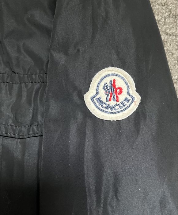 Курточка Moncler