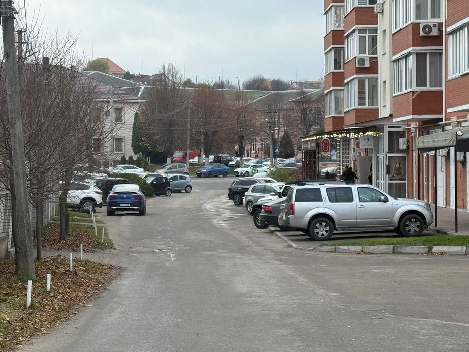 Хотів, вул.Партизанська, оренда приміщення 18 кв.м.