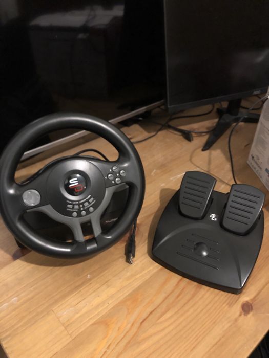 Volante + Pedais SUPERDRIVE SV 200 (Multiplataforma - Preto)