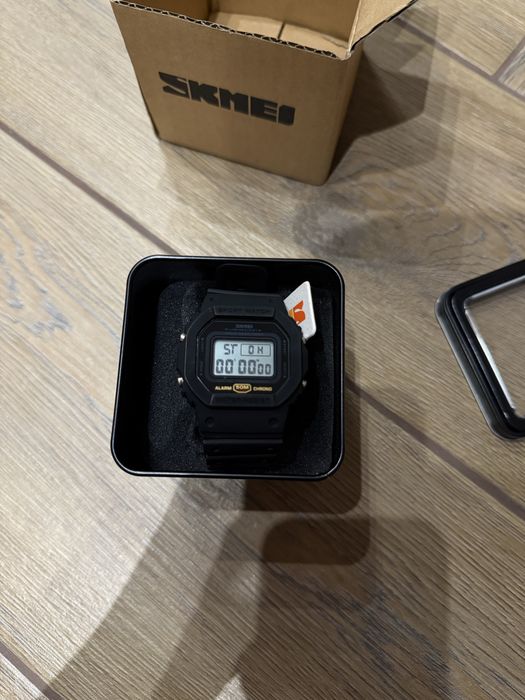 Чоловічі цифрові спортивні годинники Skmei моделі 1628