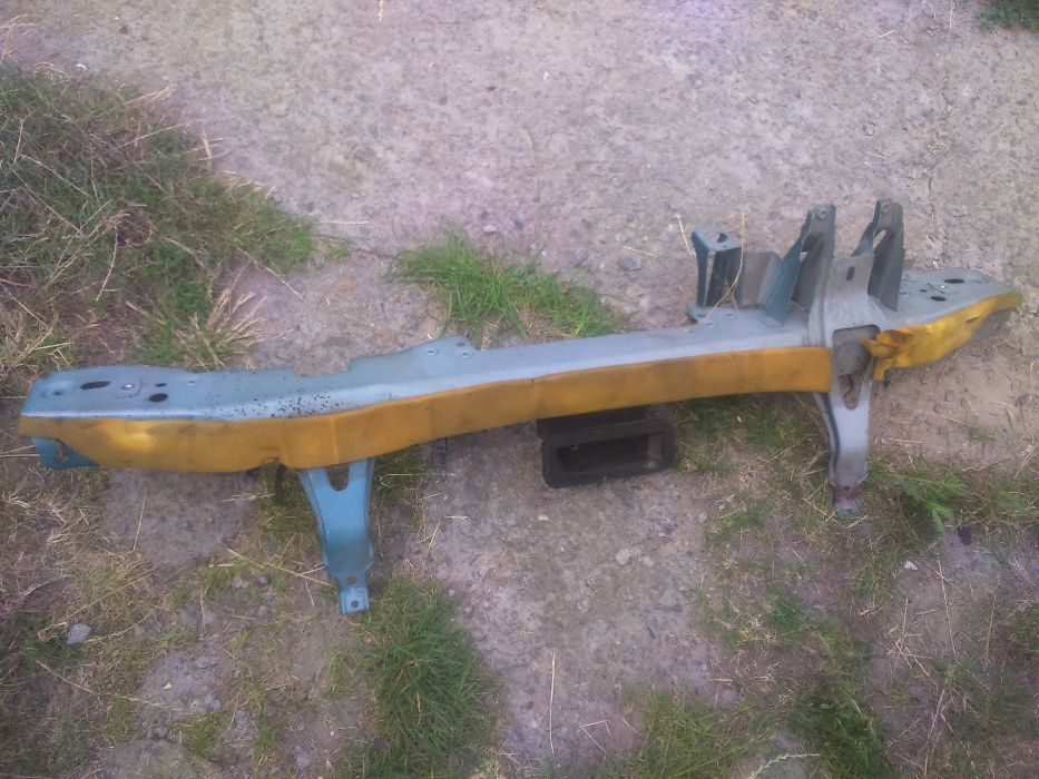 Подлобовая перекладина со стороны салона Lancia Dedra Fiat