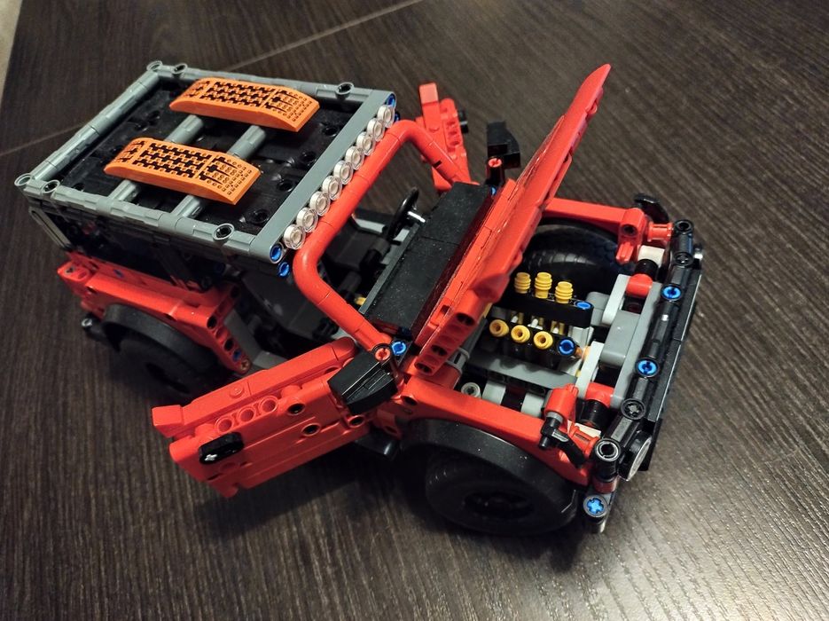 LEGO 42213 Ford Bronco