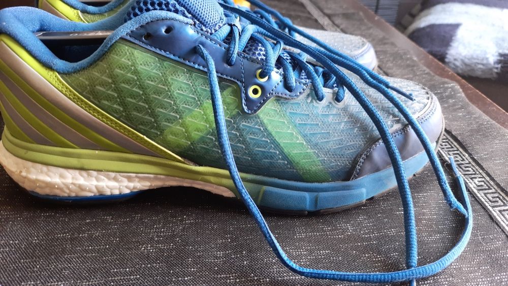 Sportowe buty firmy ADIDAS